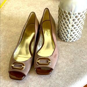 Elegant Brown Peep-Toe flats